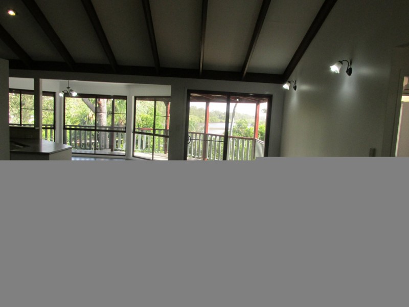 7 – 9 Cotton Tree Avenue, Macleay Island QLD 4184