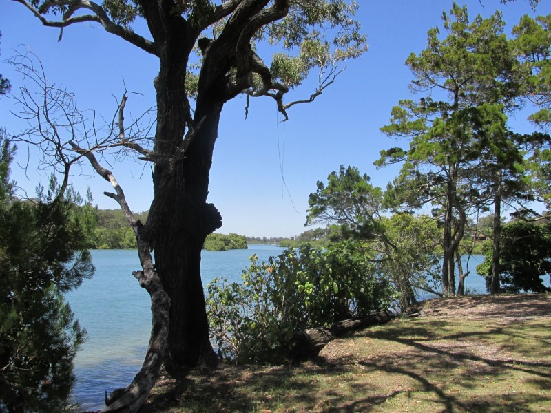 7 – 9 Cotton Tree Avenue, Macleay Island QLD 4184