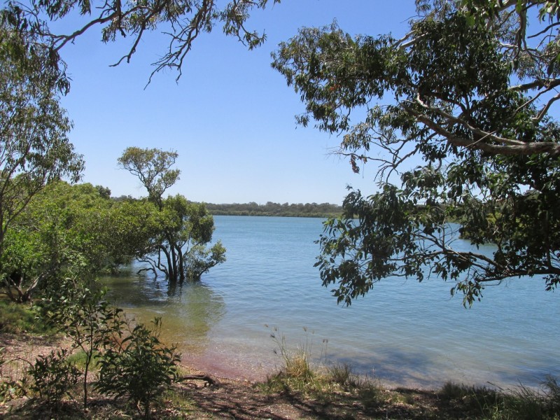 7 – 9 Cotton Tree Avenue, Macleay Island QLD 4184