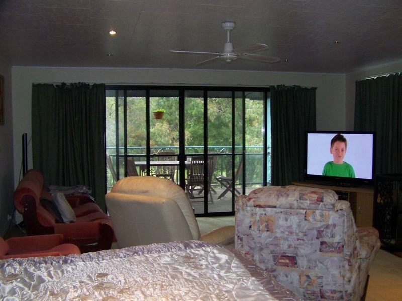 25 Eastern, Macleay Island QLD 4184