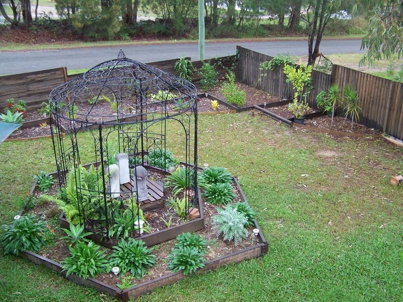 25 Eastern, Macleay Island QLD 4184