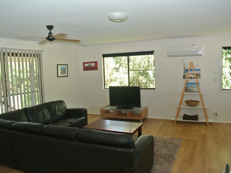 39 Western Road, Macleay Island QLD 4184