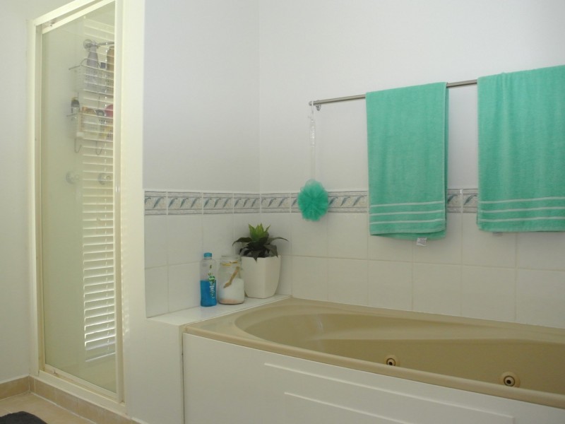 39 Western Road, Macleay Island QLD 4184