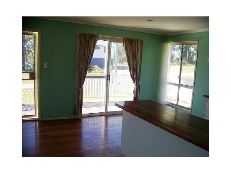 23 Blue Water Cr, Macleay Island QLD 4184