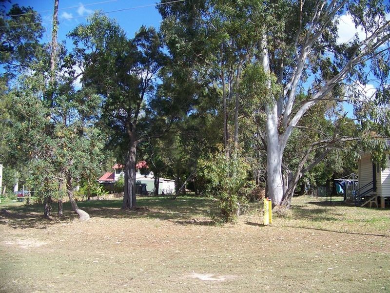 6 Glen St, Macleay Island QLD 4184