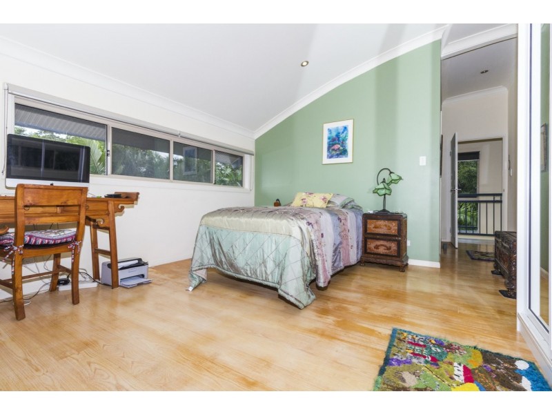 20 Calm Waters Crescent, Macleay Island QLD 4184