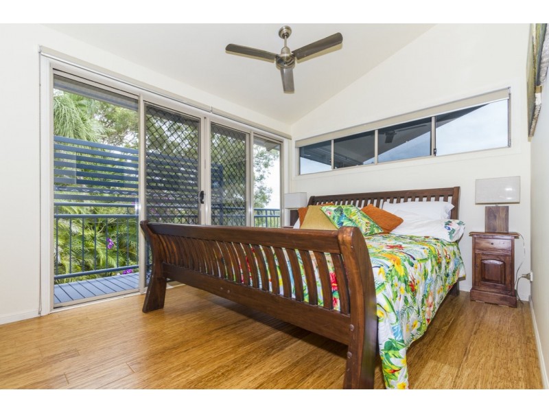 20 Calm Waters Crescent, Macleay Island QLD 4184