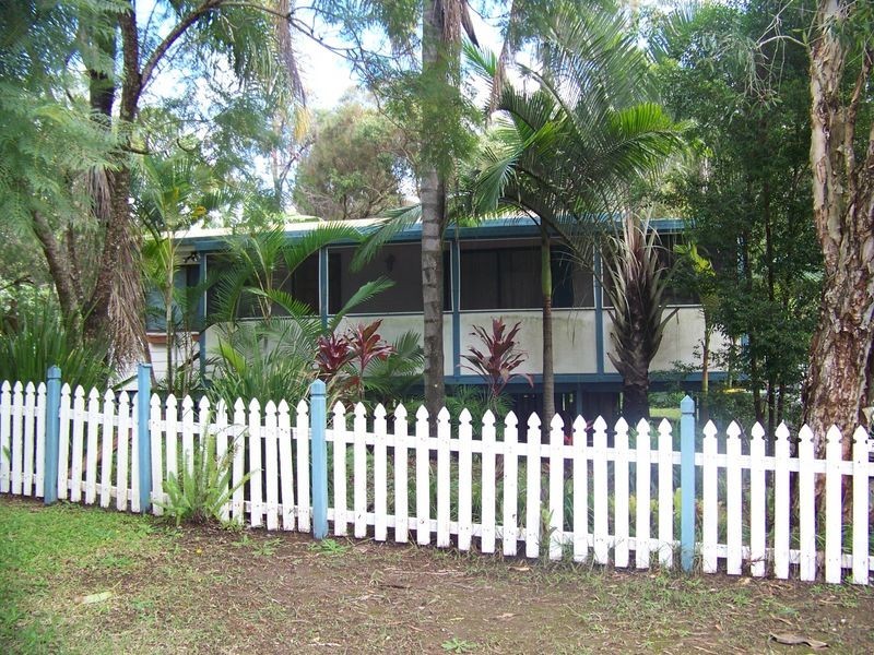 39 Cooee Cres, Macleay Island QLD 4184
