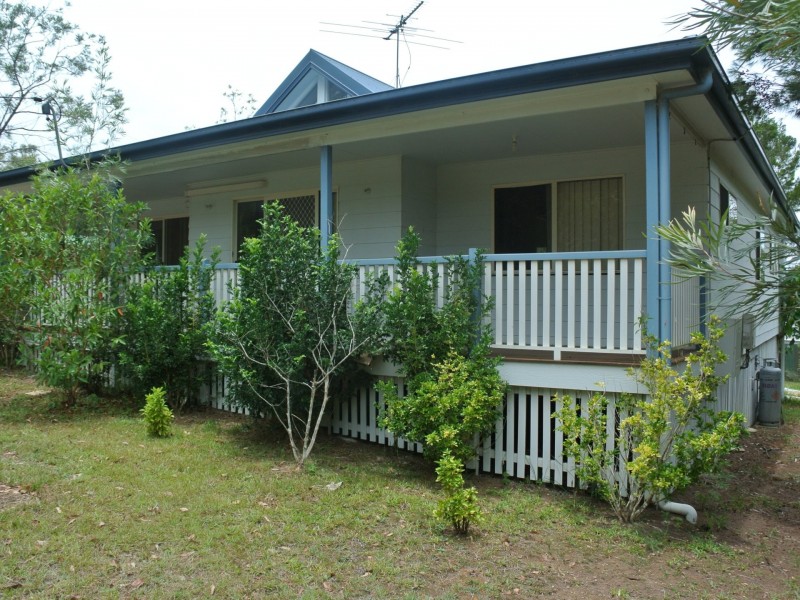 10 George Street, Macleay Island QLD 4184