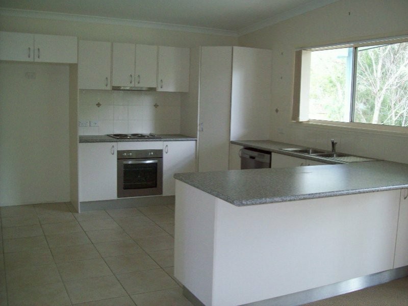 10 George Street, Macleay Island QLD 4184