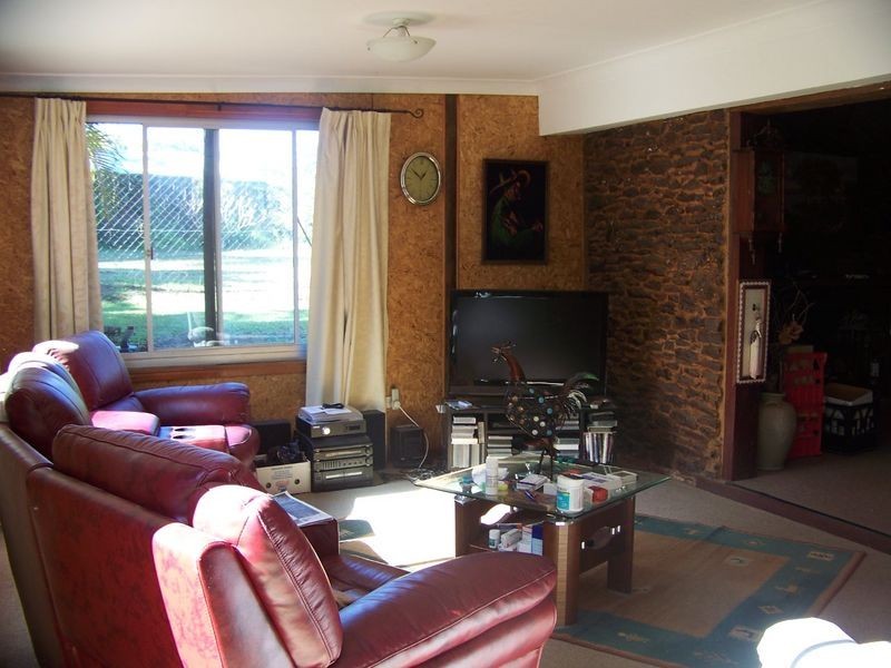 3 Marine St, Macleay Island QLD 4184