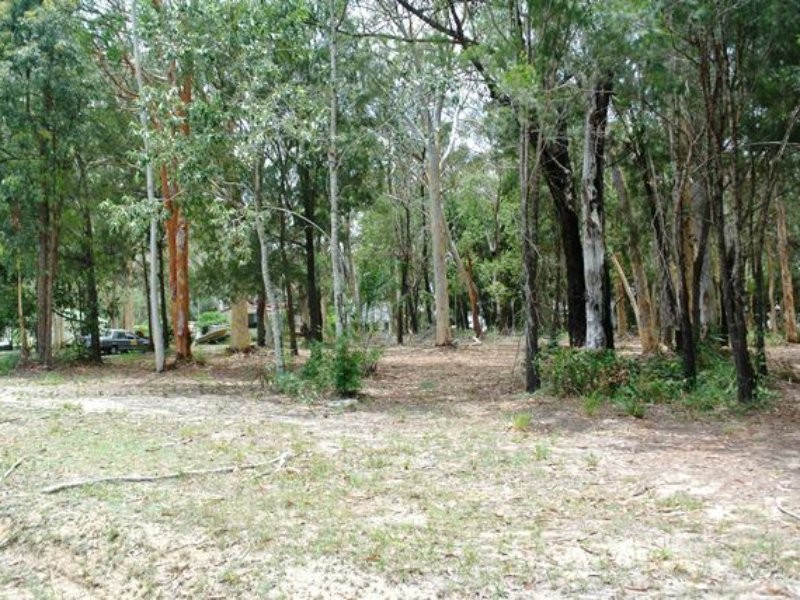 2 Baracoota St, Macleay Island QLD 4184