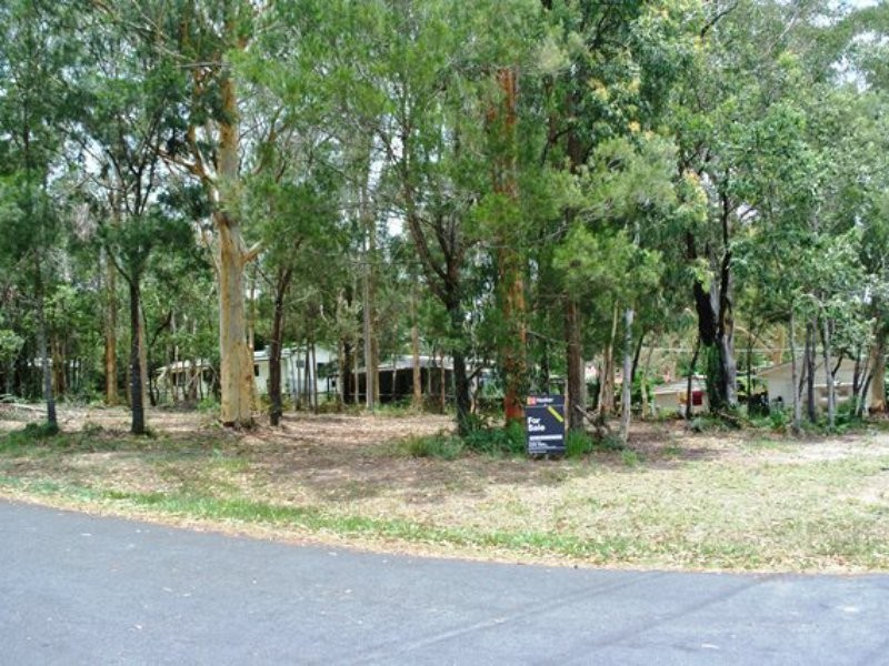 2 Baracoota St, Macleay Island QLD 4184