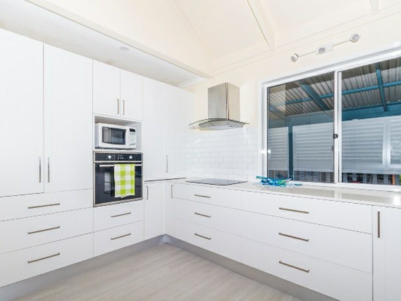 14 Emily Crescent, Macleay Island QLD 4184