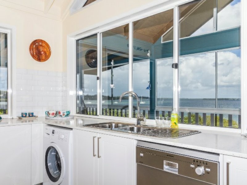 14 Emily Crescent, Macleay Island QLD 4184