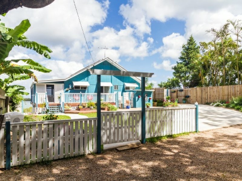 14 Emily Crescent, Macleay Island QLD 4184