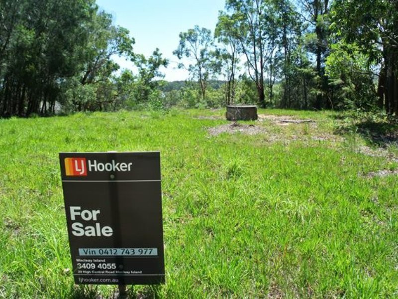 32 Calm Waters Crescent, Macleay Island QLD 4184