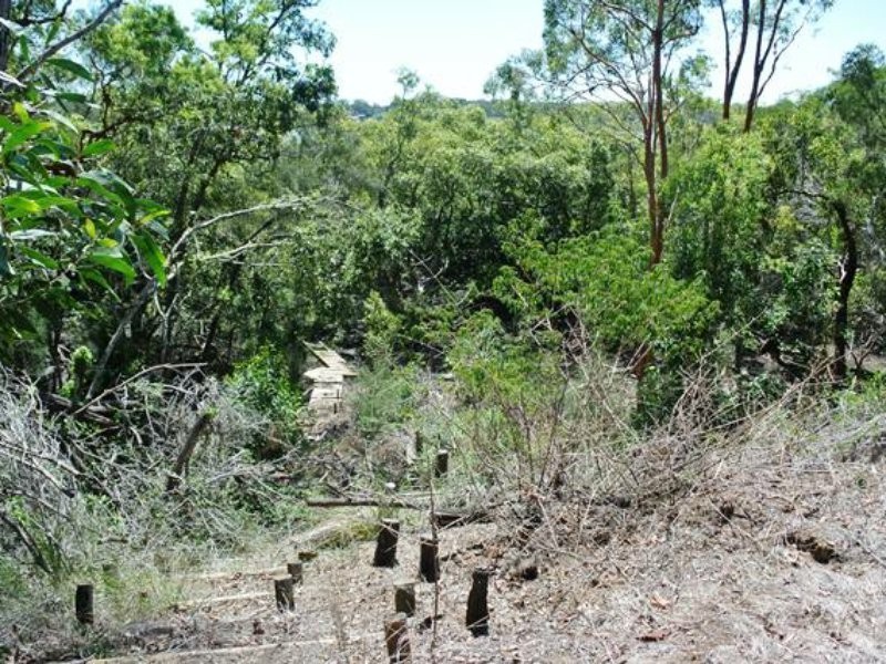 32 Calm Waters Crescent, Macleay Island QLD 4184
