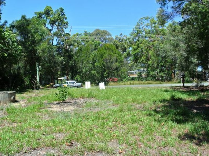 32 Calm Waters Crescent, Macleay Island QLD 4184