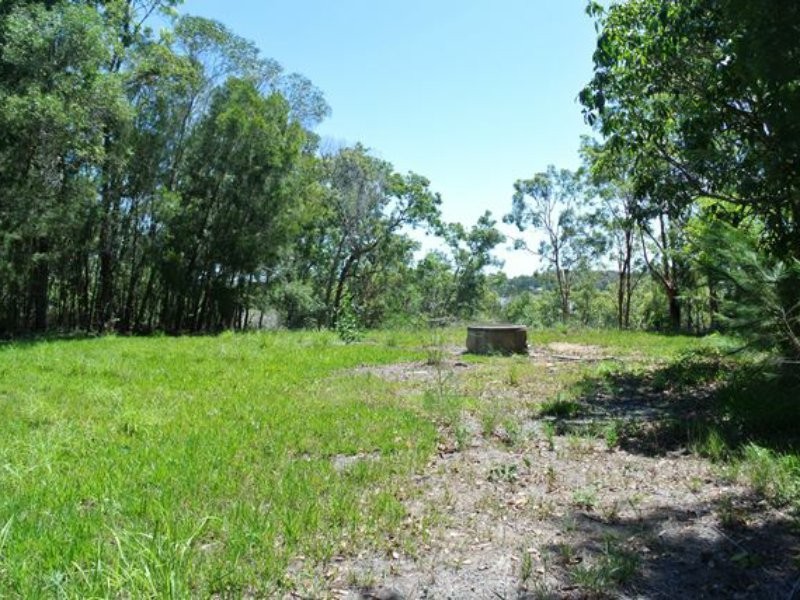 32 Calm Waters Crescent, Macleay Island QLD 4184