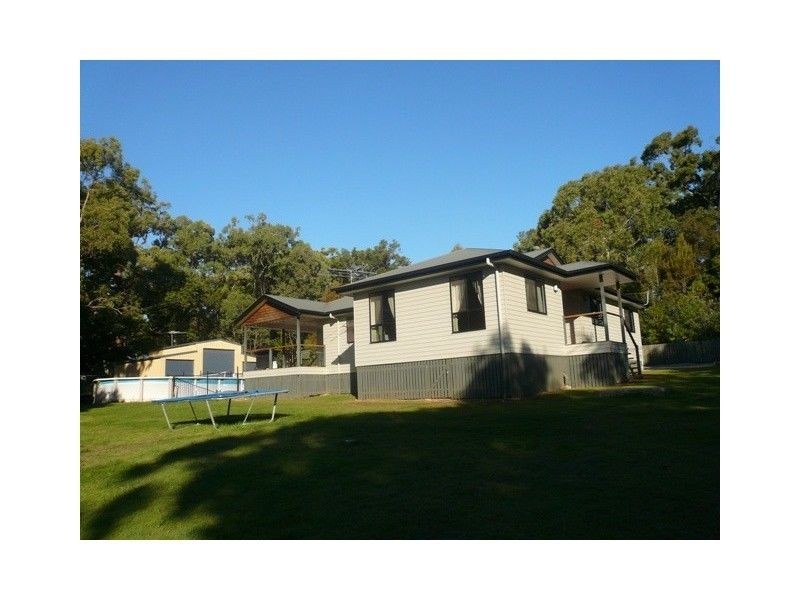 24-26 Natone Tce, Macleay Island QLD 4184