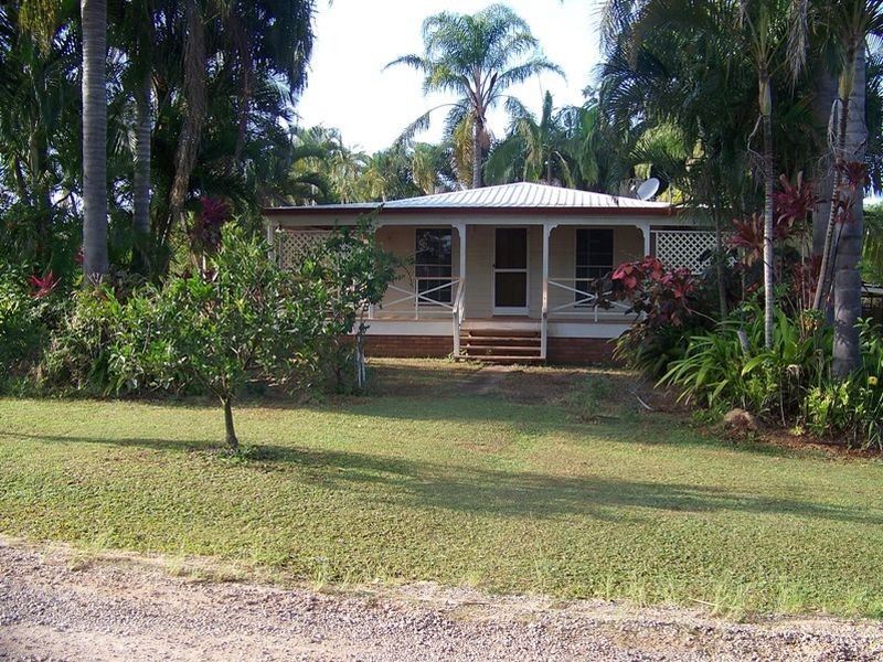 8 Michael Avenue, Lamb Island QLD 4184