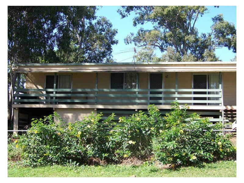 22 Cliff Tce, Macleay Island QLD 4184