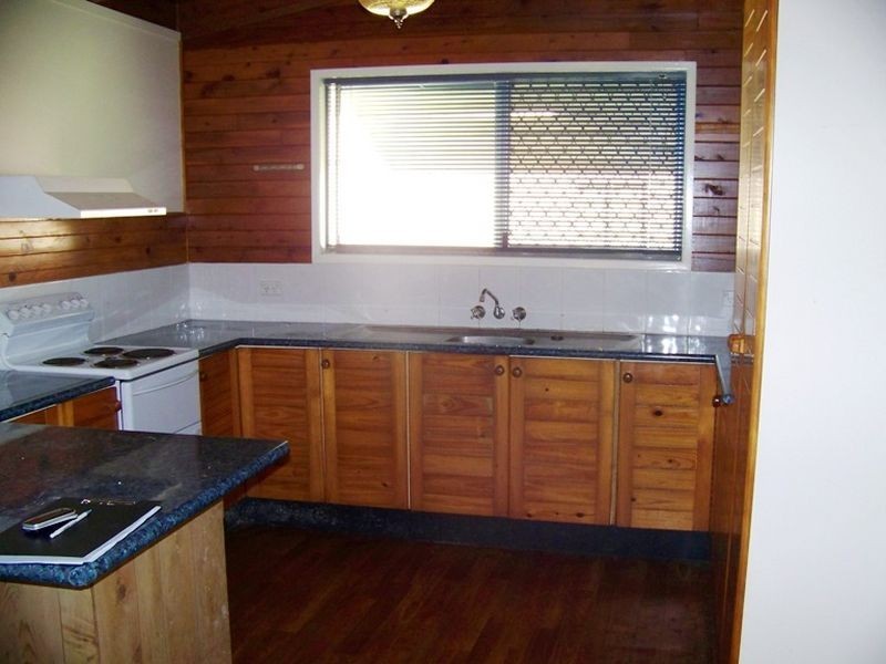 22 Cliff Tce, Macleay Island QLD 4184