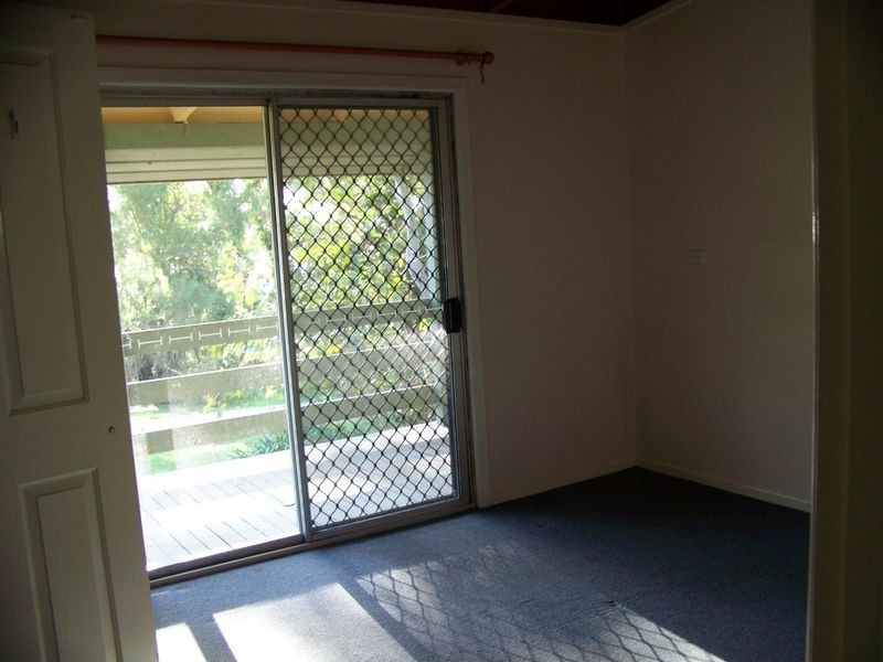 22 Cliff Tce, Macleay Island QLD 4184