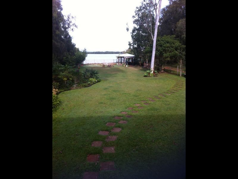 46 Western Rd, Macleay Island QLD 4184
