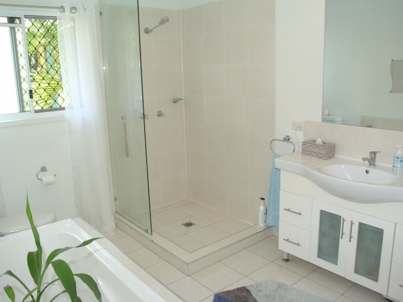 56 Alexander Street, Macleay Island QLD 4184