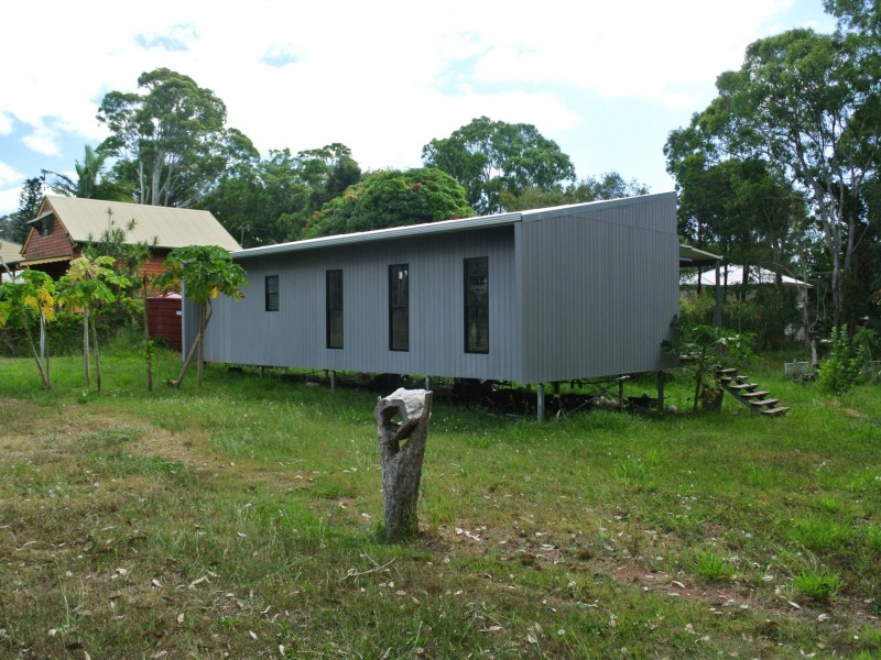 21 Michiko Street, Macleay Island QLD 4184