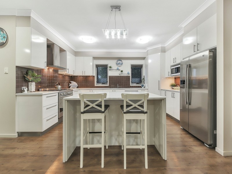 5 AQUILA STREET, Redland Bay QLD 4165