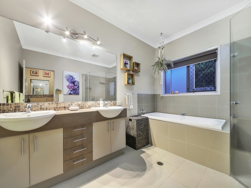 5 AQUILA STREET, Redland Bay QLD 4165