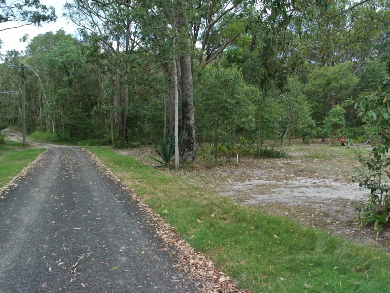 12 Dinjerra Street, Macleay Island QLD 4184