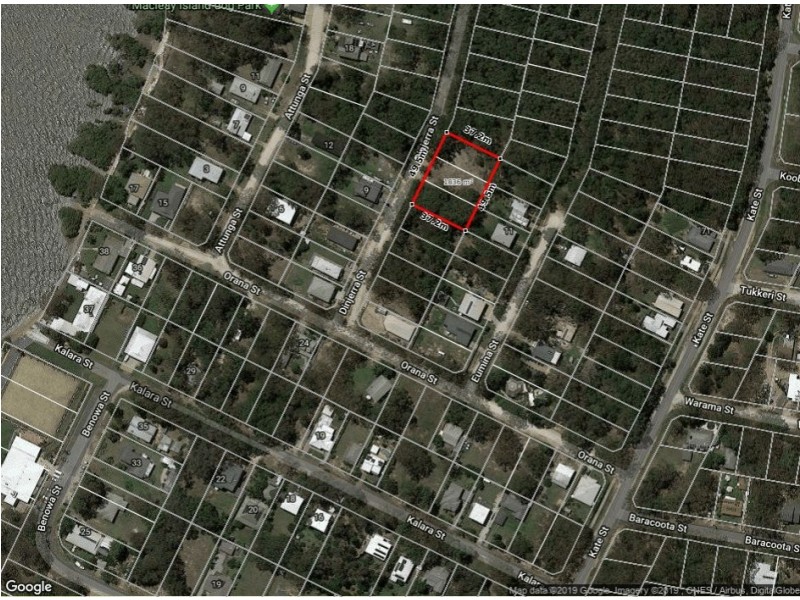 12 Dinjerra Street, Macleay Island QLD 4184