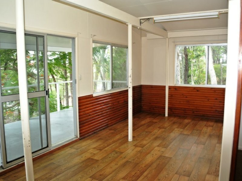 11 Zelma Court, Macleay Island QLD 4184