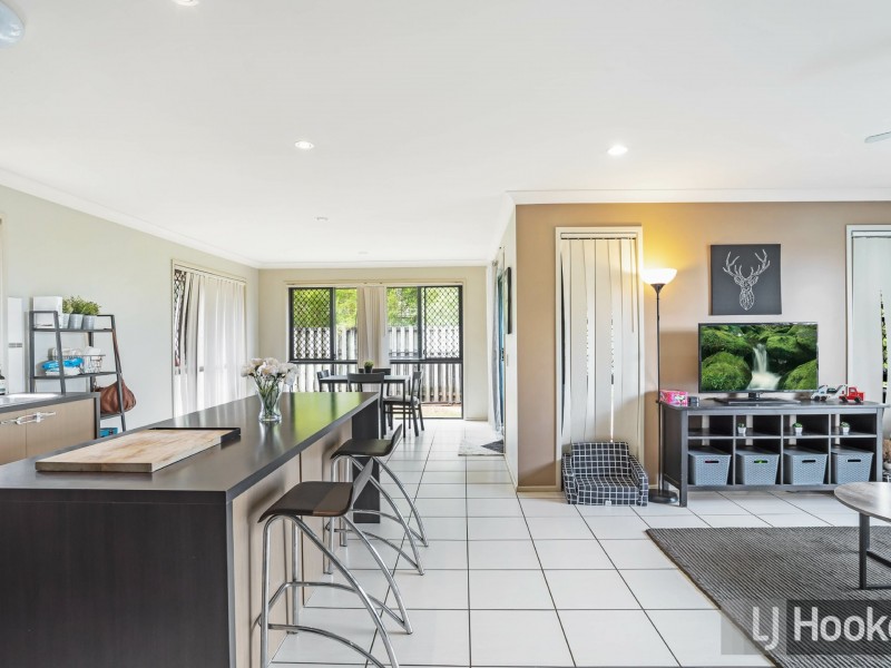 21 Aqua Crescent, Redland Bay QLD 4165