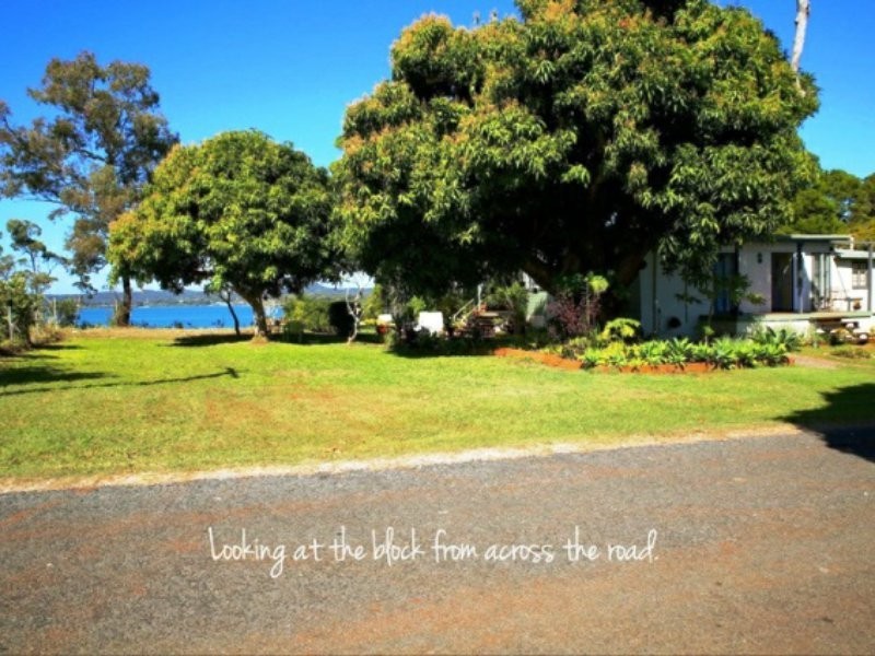 32 Tina Avenue, Lamb Island QLD 4184