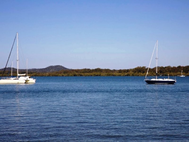 32 Tina Avenue, Lamb Island QLD 4184