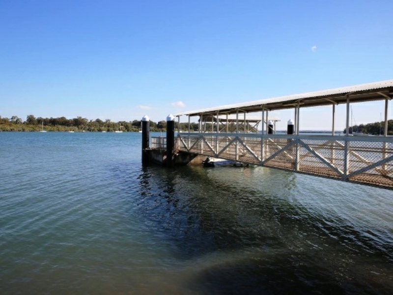 32 Tina Avenue, Lamb Island QLD 4184