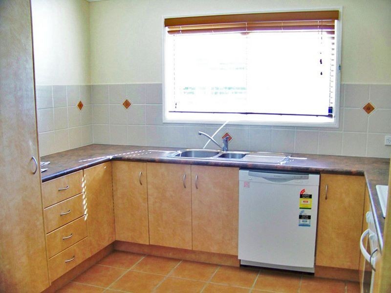 2 Noogie Street., Macleay Island QLD 4184