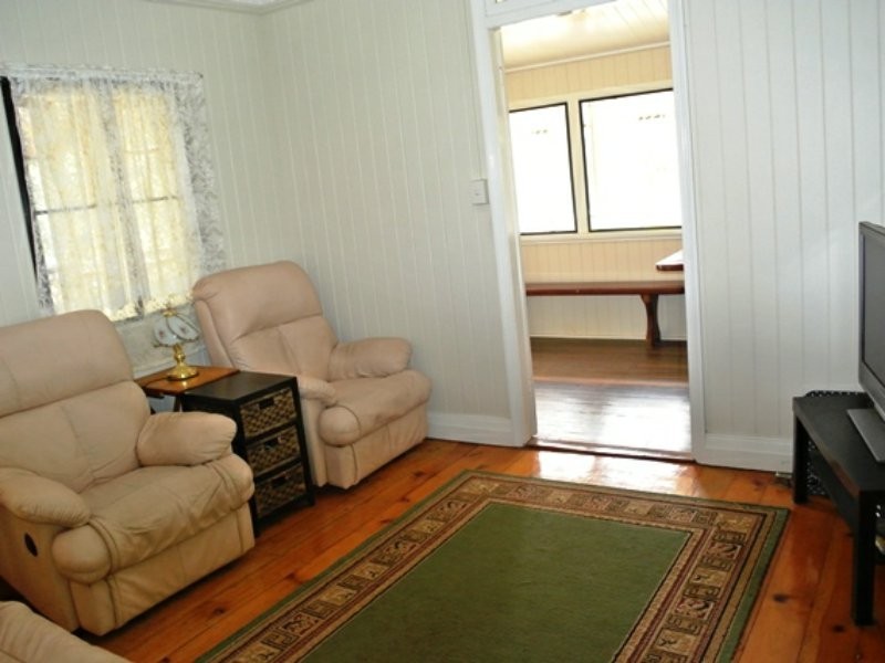 17 Pecan Street, Macleay Island QLD 4184