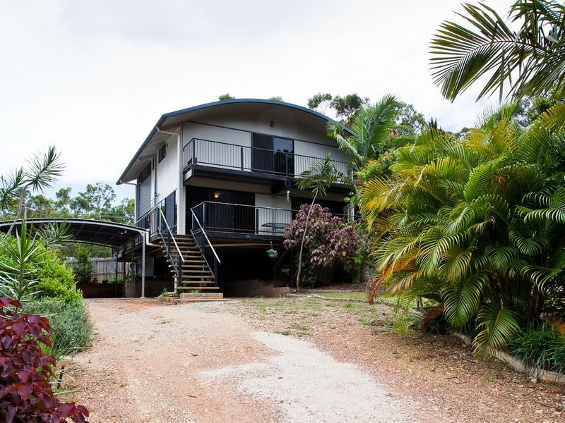 9 Helen Parade, Lamb Island QLD 4184