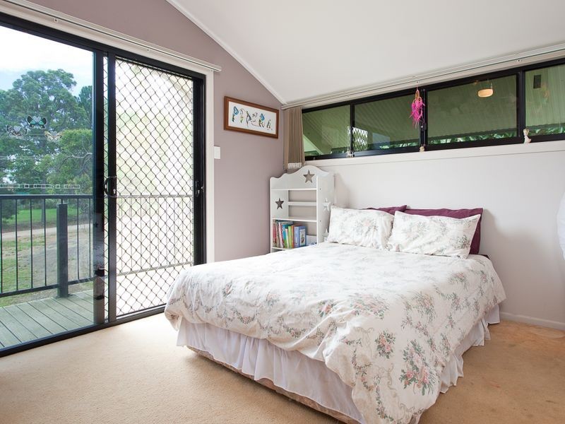 9 Helen Parade, Lamb Island QLD 4184