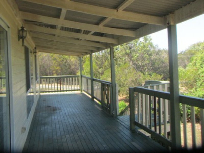 1 Percival Street, Macleay Island QLD 4184