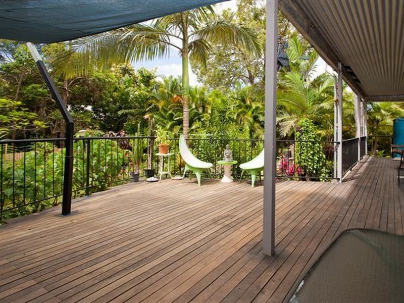 10 Peace st, Lamb Island QLD 4184