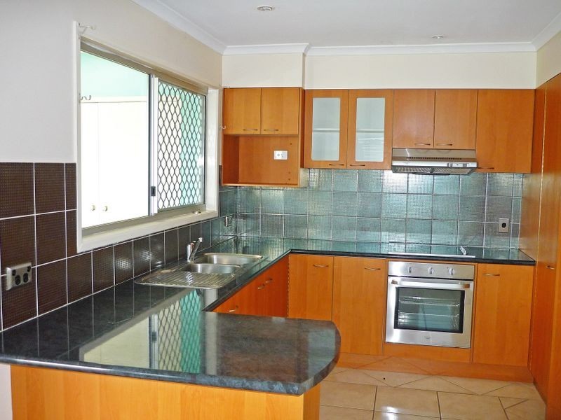 15 Hamilton Parade, Macleay Island QLD 4184