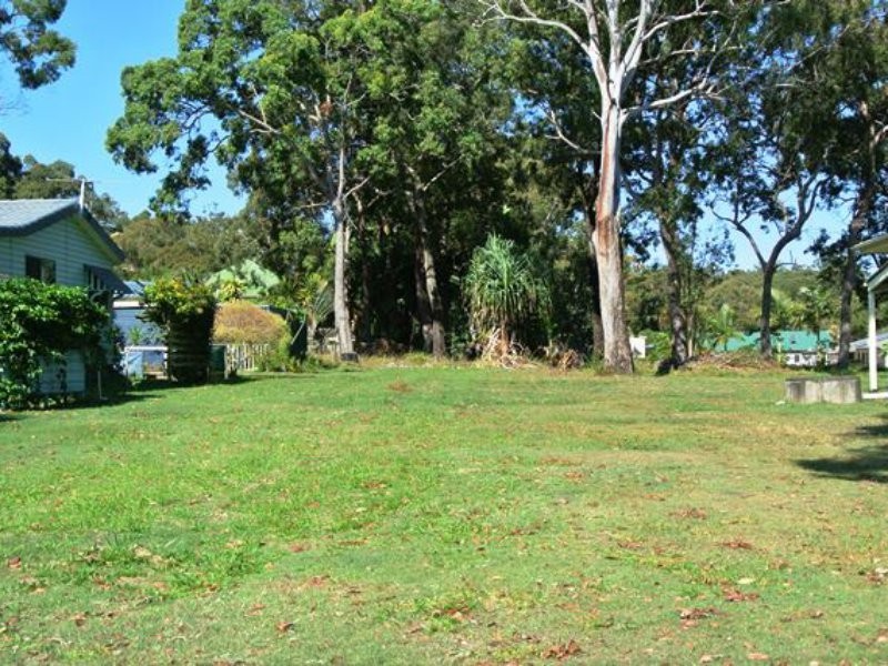 31 Benowa Street, Macleay Island QLD 4184