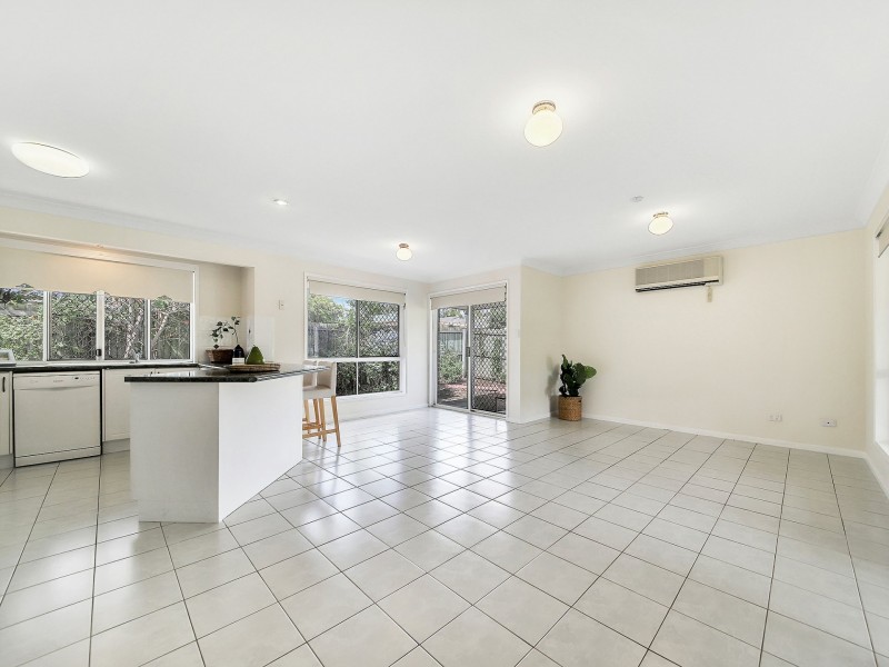6 PINELANDS CIRCUIT, Redland Bay QLD 4165